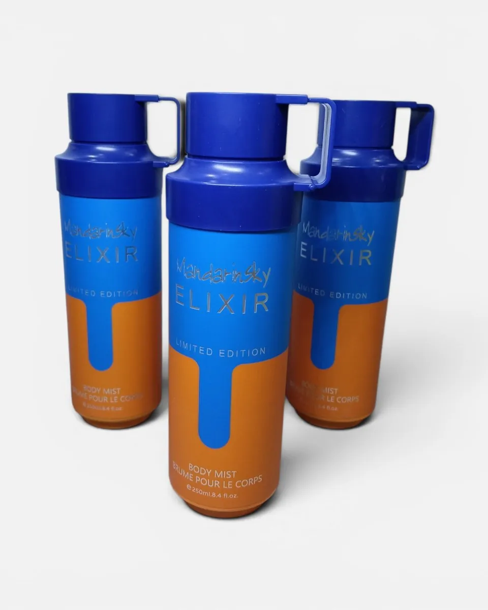 Tres body spray Odyssey Mandarin Sky Elixir azules y naranjas